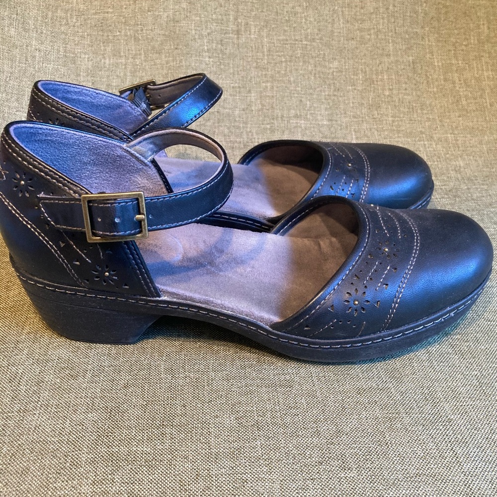 Leather shoes